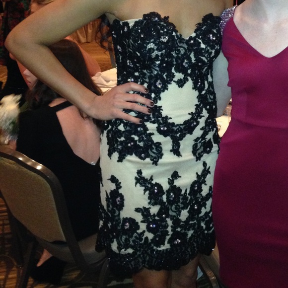 Sherri Hill Black Lace Strapless Dress- Size 2 - Picture 3 of 8